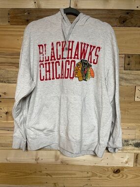 NHL size XL White and Gray Heather Chicago Blackhawks Soft Sweatshirt Hoodie